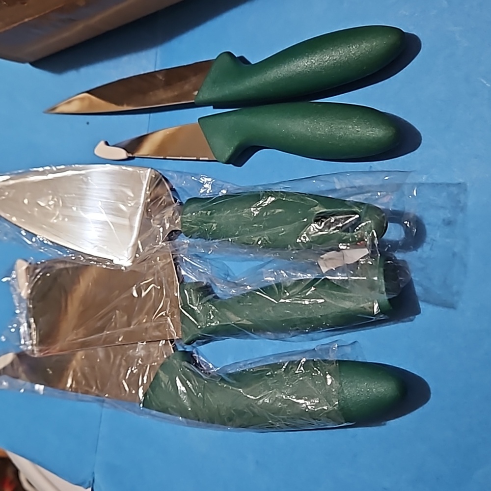 Brand new 5 piece knife set green handles stainless steel